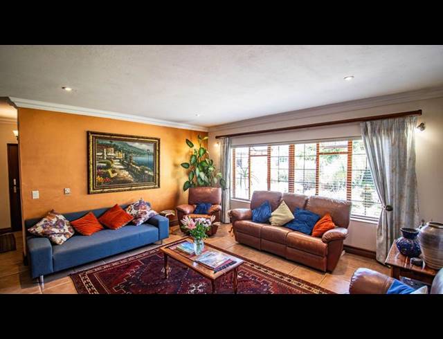 3 BEDROOM HOUSE FOR SALE IN MIDSTREAM ESTATE